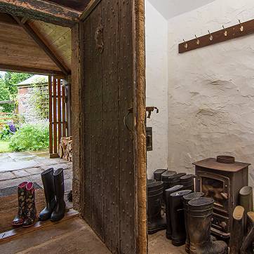 Lounge porch, with original 1675 door