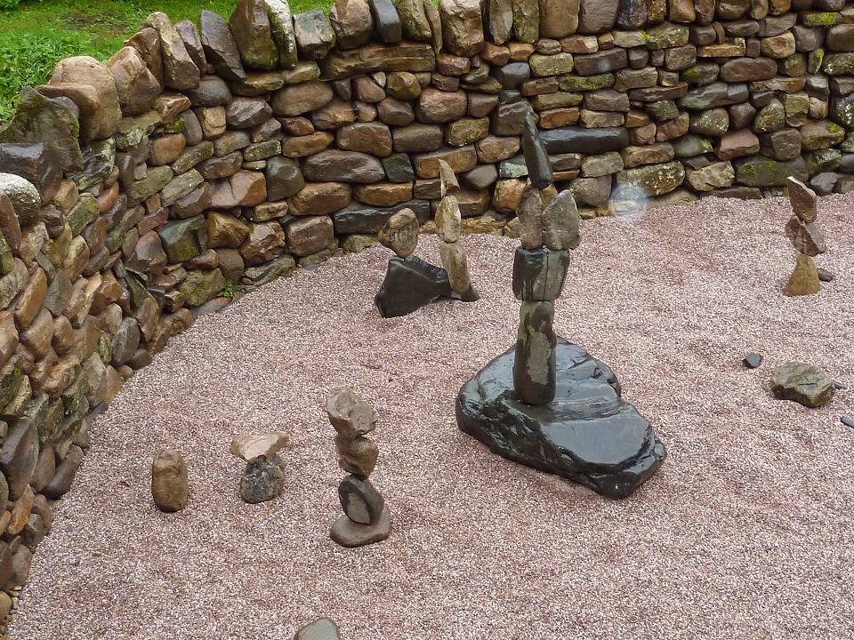 The stone balancing garden